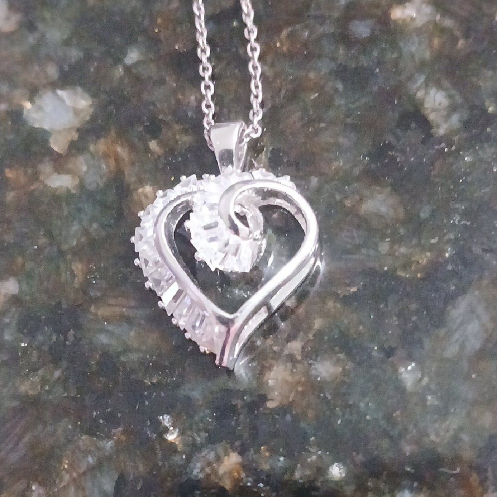 Elegant Silver Heart Pendant Necklace